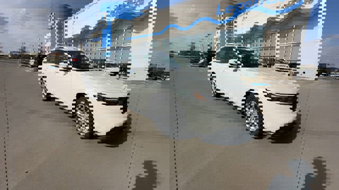 2025 Honda Accord LX photo 2