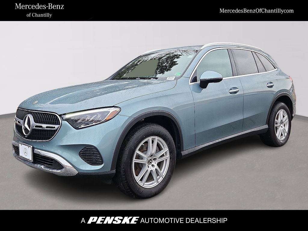 2025 Mercedes-Benz GLC Base's photo