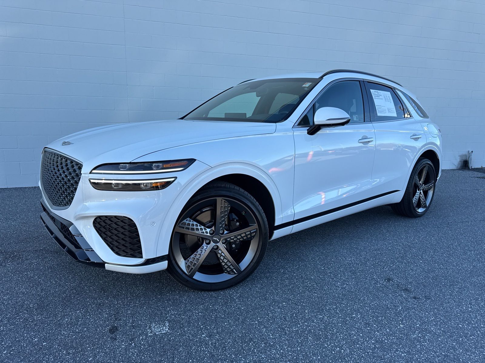 2024 GENESIS GV70 Sport's photo