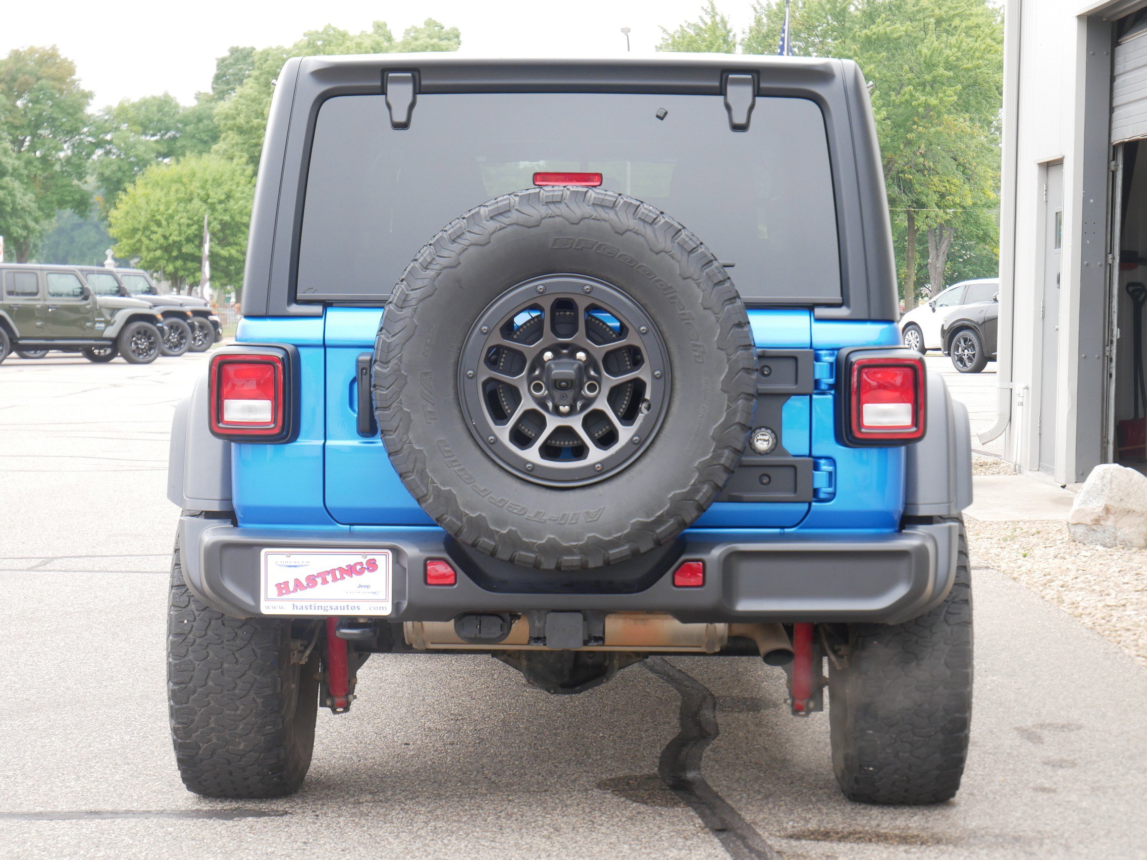 2023 Jeep Wrangler Willys photo 3