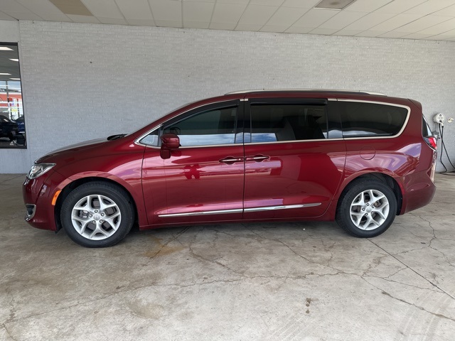 2020 Chrysler Pacifica Touring Plus photo 3