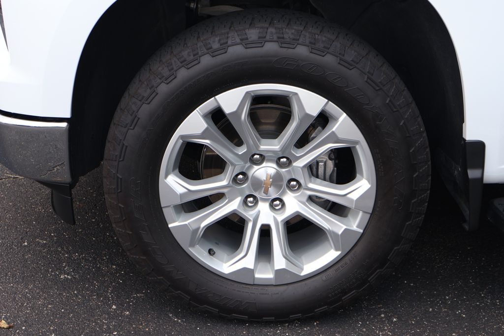 2024 Chevrolet Silverado 1500 LTZ photo 11
