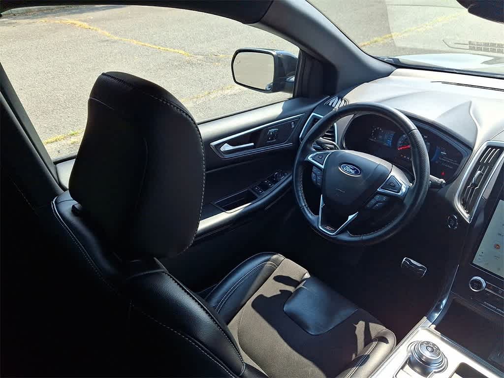 2023 Ford Edge ST photo 12