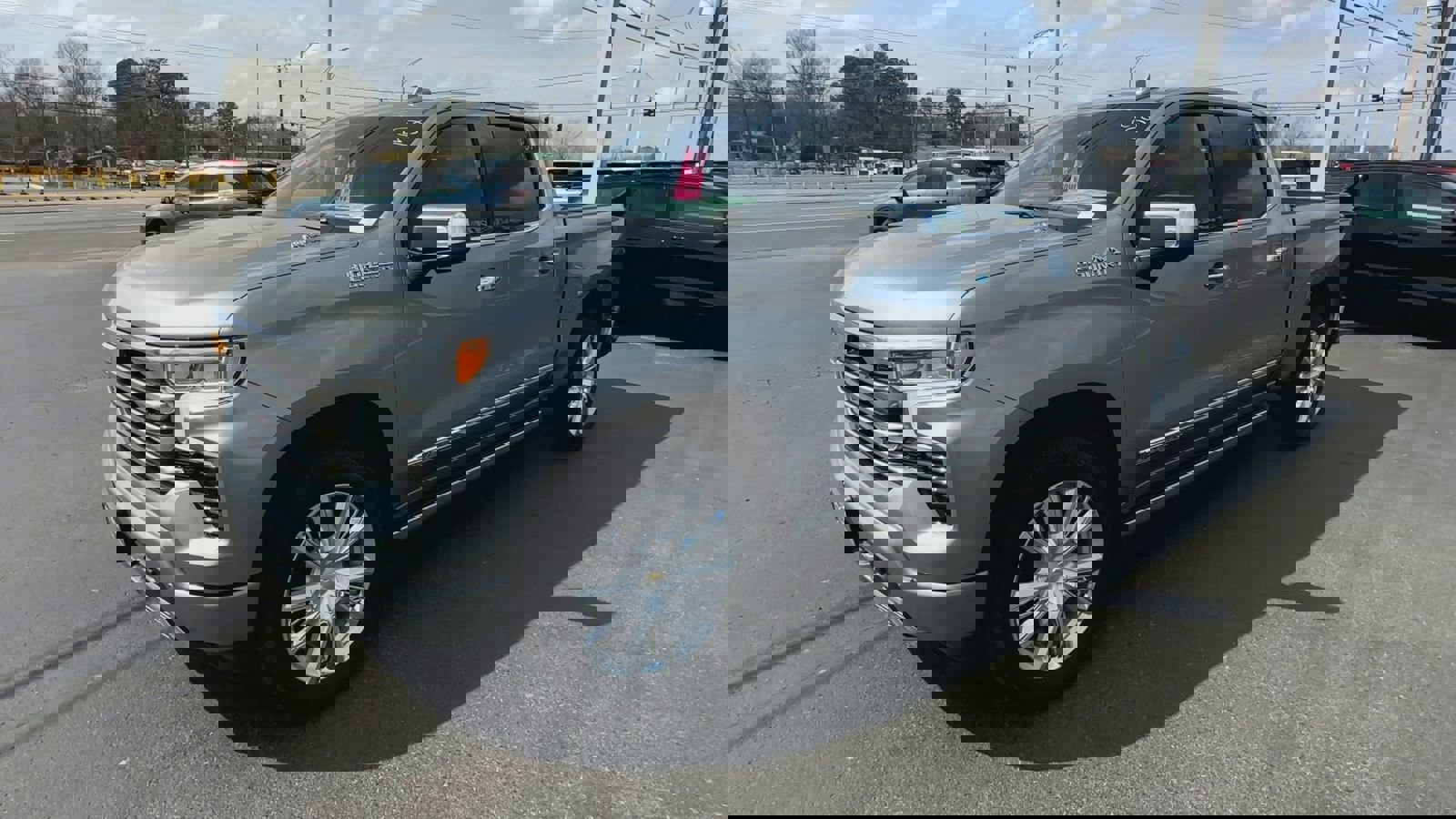 2025 Chevrolet Silverado 1500 High Country photo 3