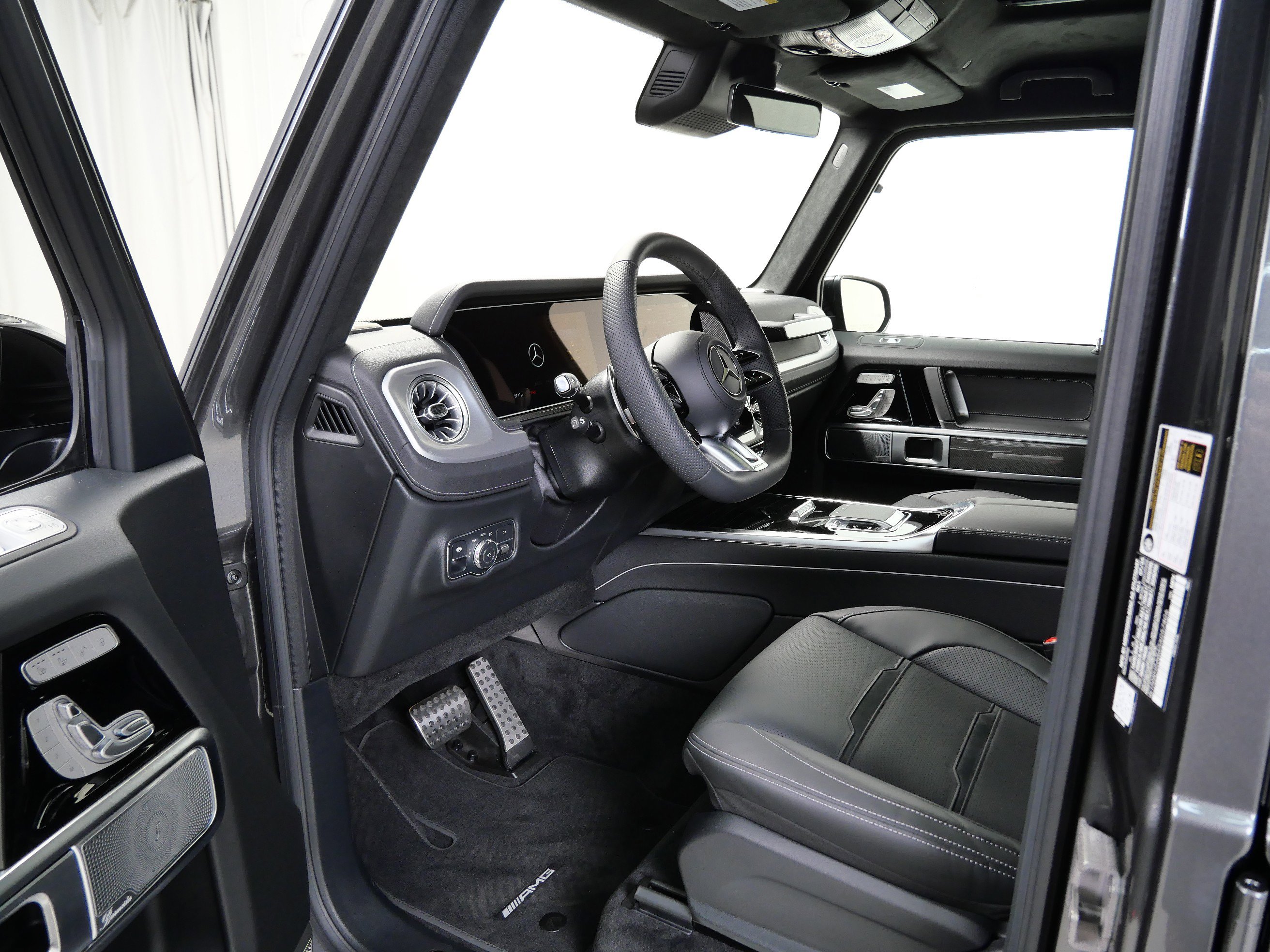 2025 Mercedes Benz G AMG 63 photo 9