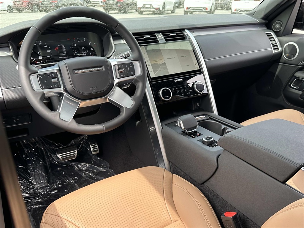 2025 Land Rover Discovery SE photo 2