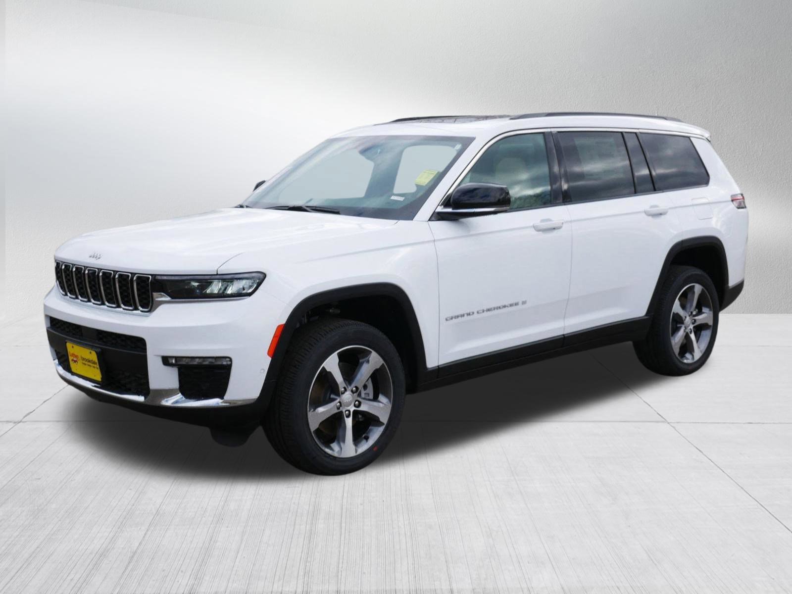 2025 Jeep Grand Cherokee Limited photo 3