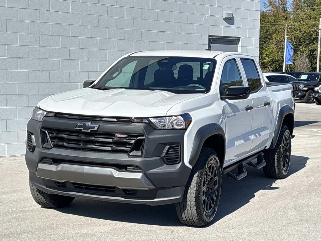 2023 Chevrolet Colorado Trail Boss photo 3