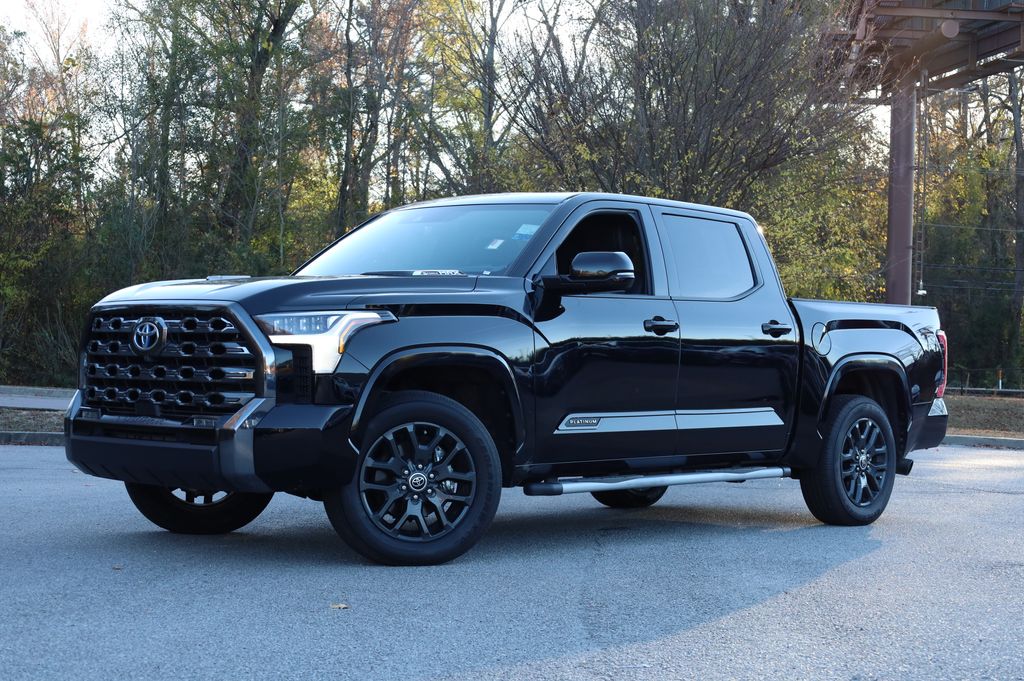 2023 Toyota Tundra Platinum's photo
