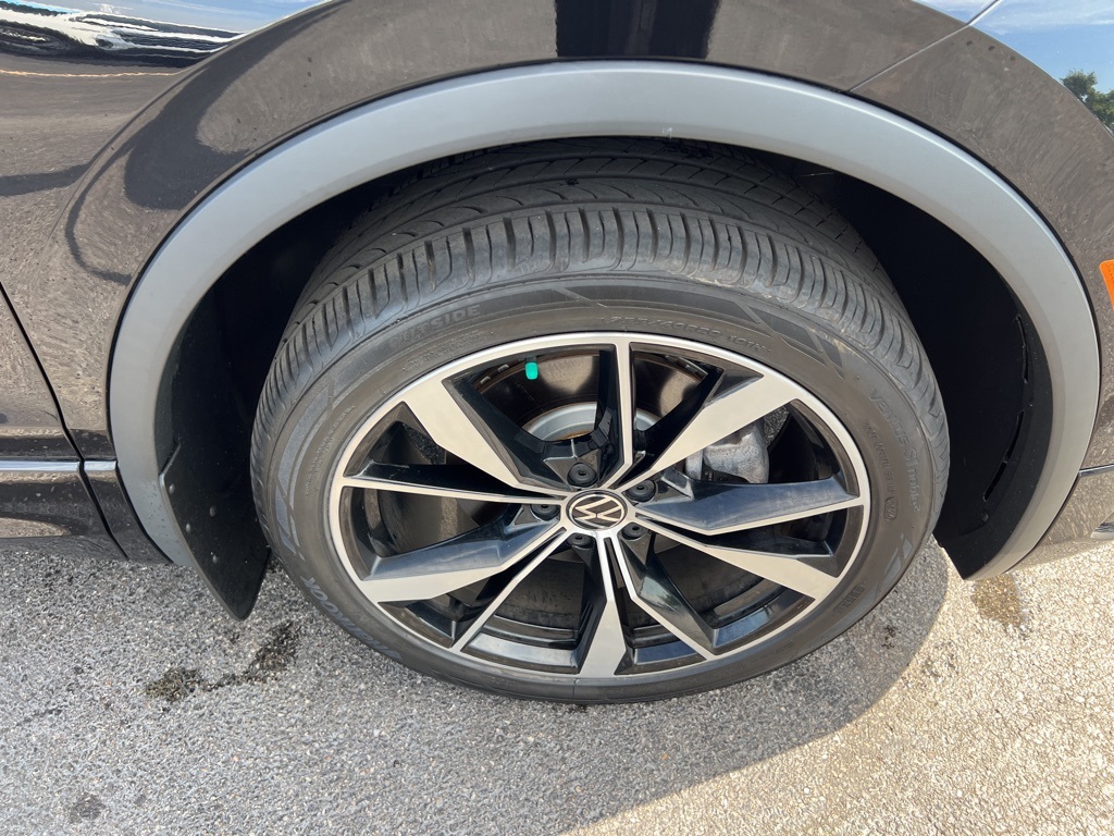 2022 Volkswagen Tiguan SEL Premium R-Line photo 9