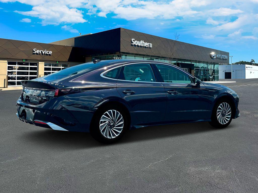 2025 Hyundai Sonata Hybrid SEL photo 4