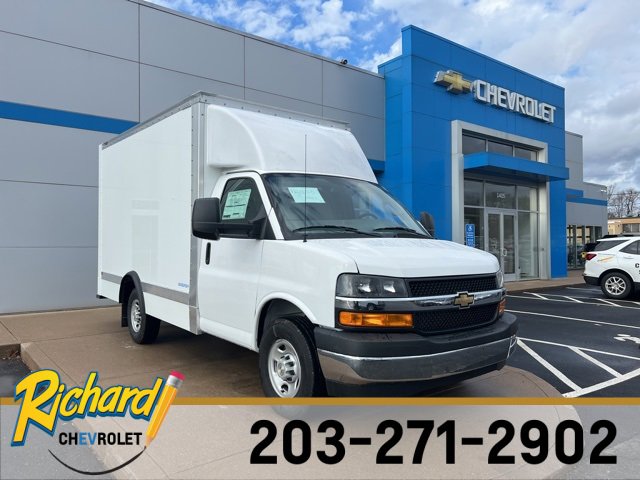 2024 Chevrolet Express Cutaway Base's photo