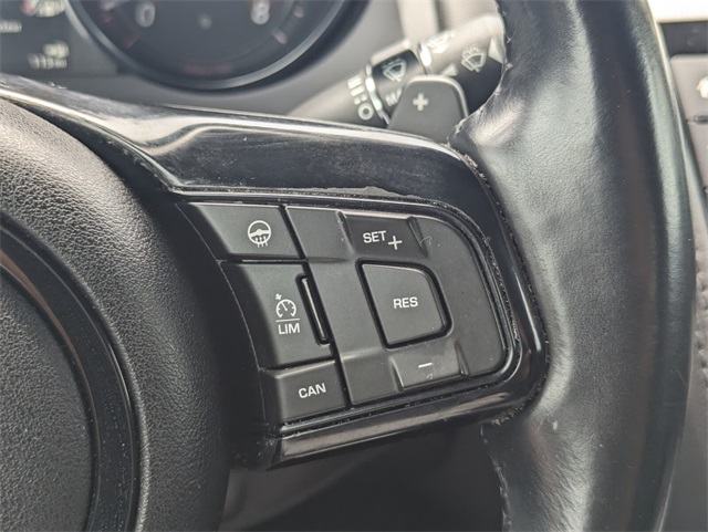 2016 Jaguar F-TYPE Base photo 21