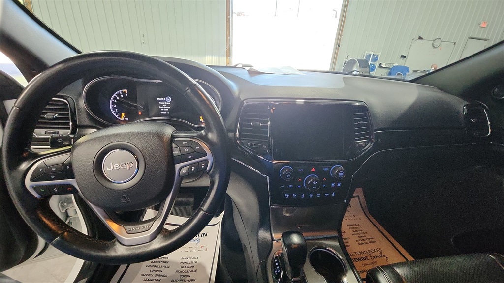 2021 Jeep Grand Cherokee Anniversary Edition photo 10