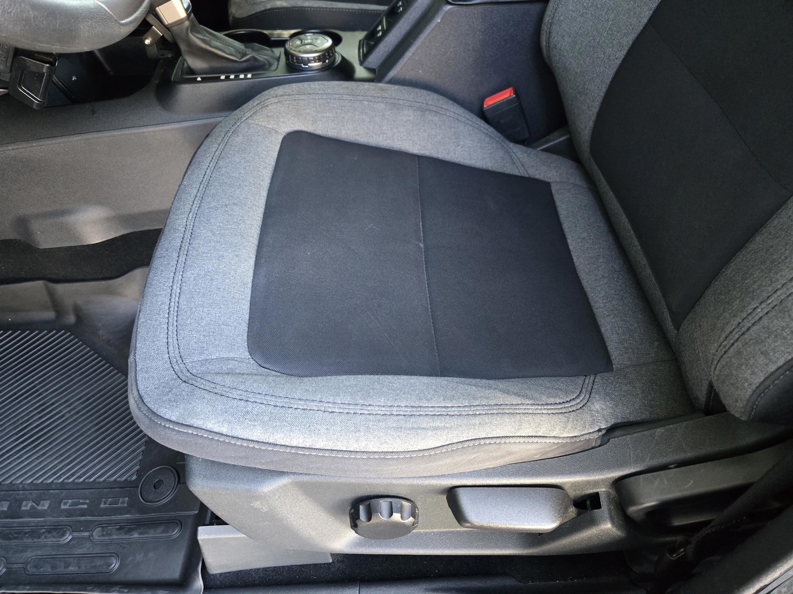 2022 Ford Bronco Base photo 28