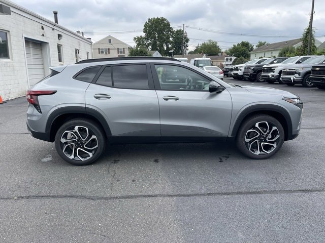 2025 Chevrolet Trax photo 6