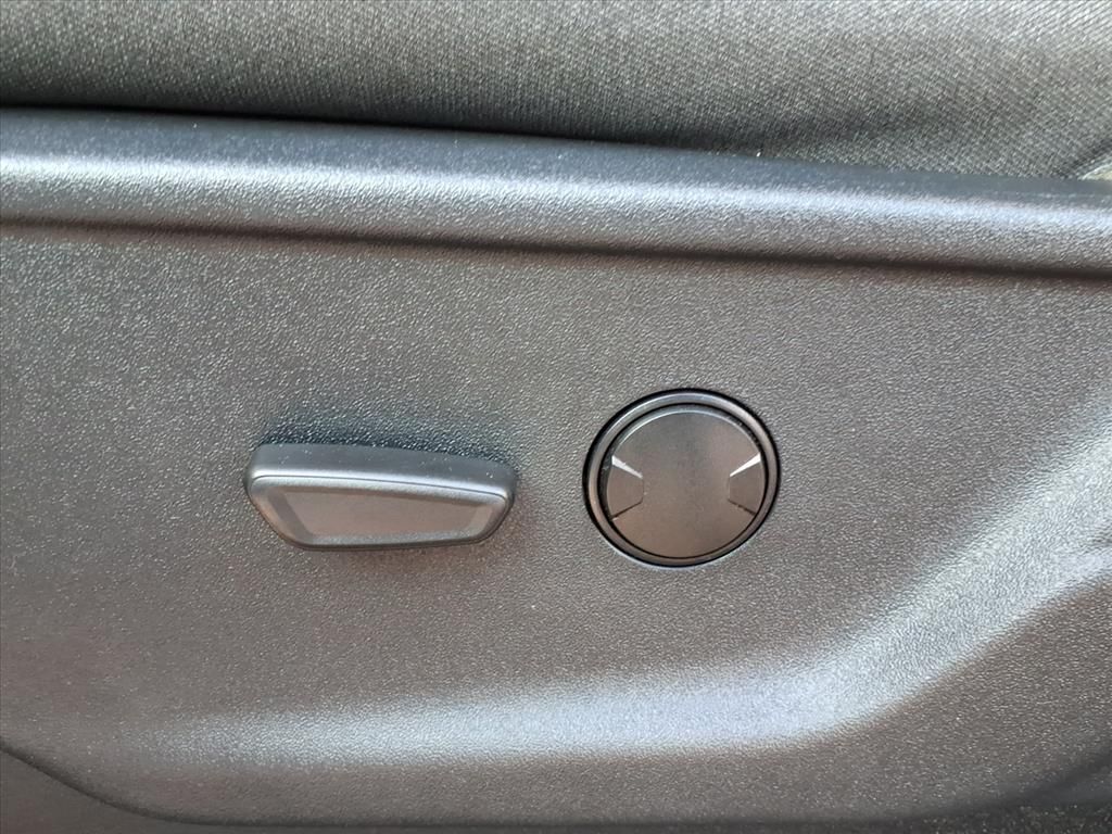 2025 FORD F-150 - Image 23