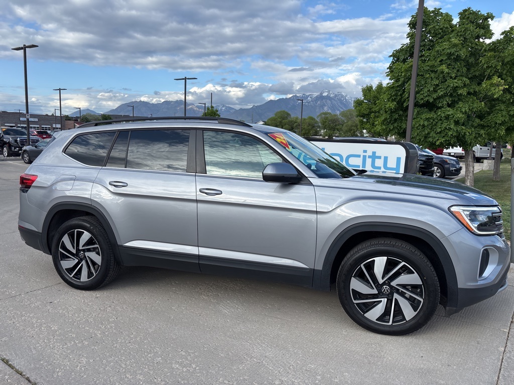 2024 Volkswagen Atlas SE Technology photo 4