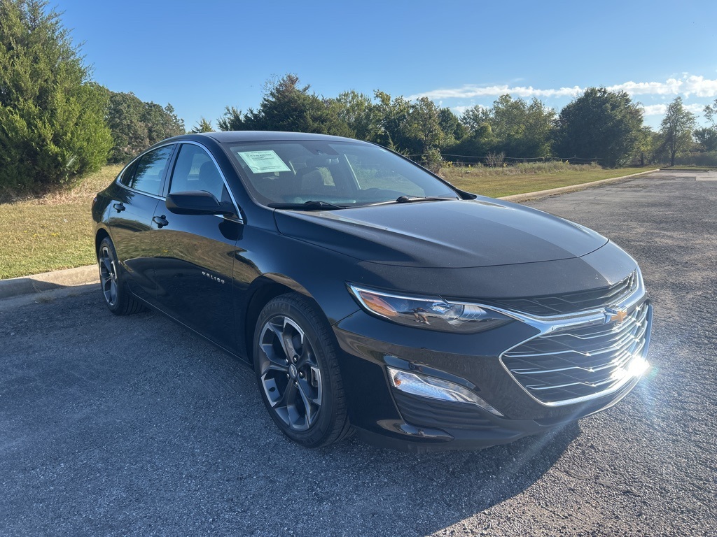 2023 Chevrolet Malibu 1LT photo 3