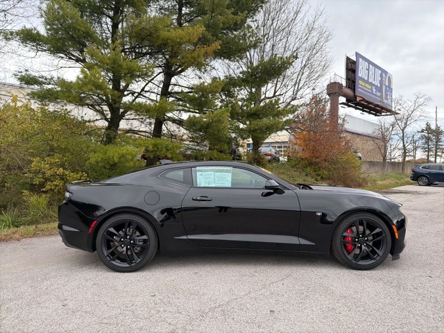 2023 Chevrolet Camaro 2LT photo 3