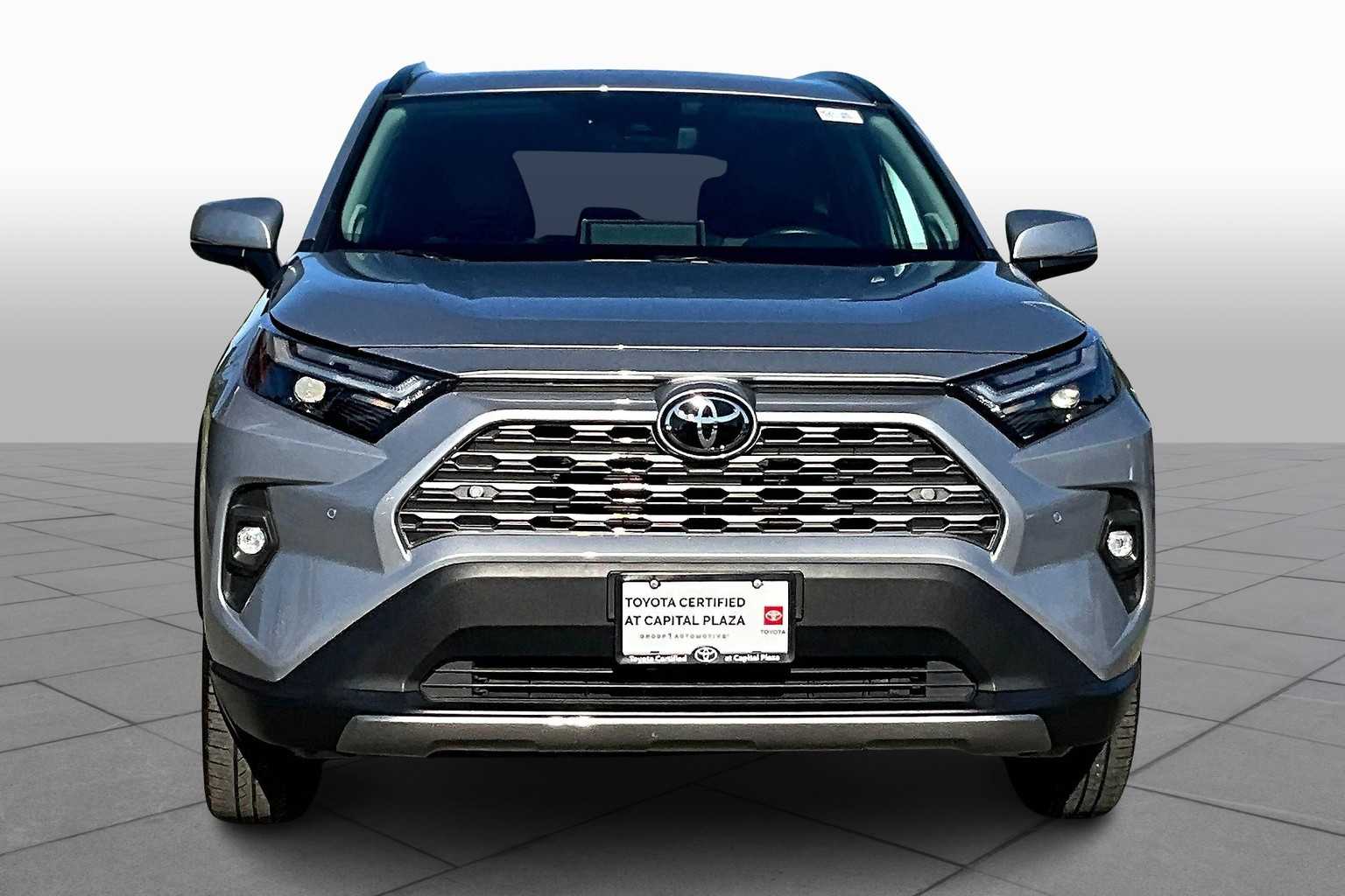 2022 Toyota RAV4 Limited photo 3