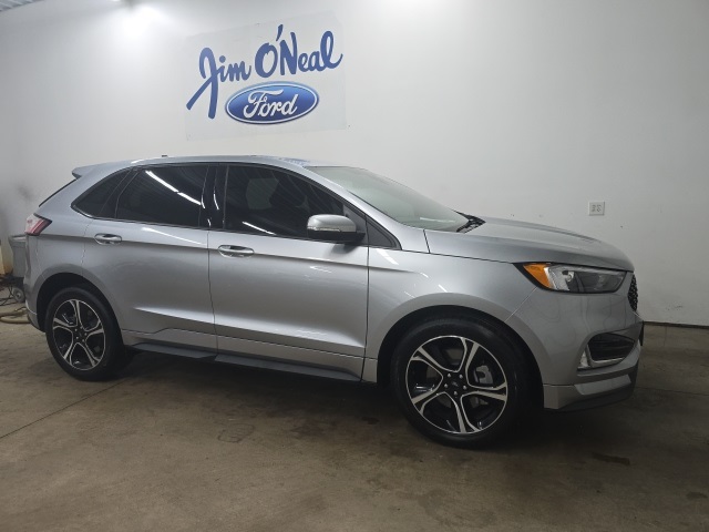 2023 Ford Edge ST's photo