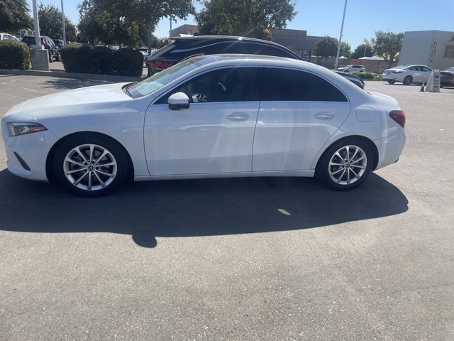 2021 Mercedes Benz A 220 photo 2