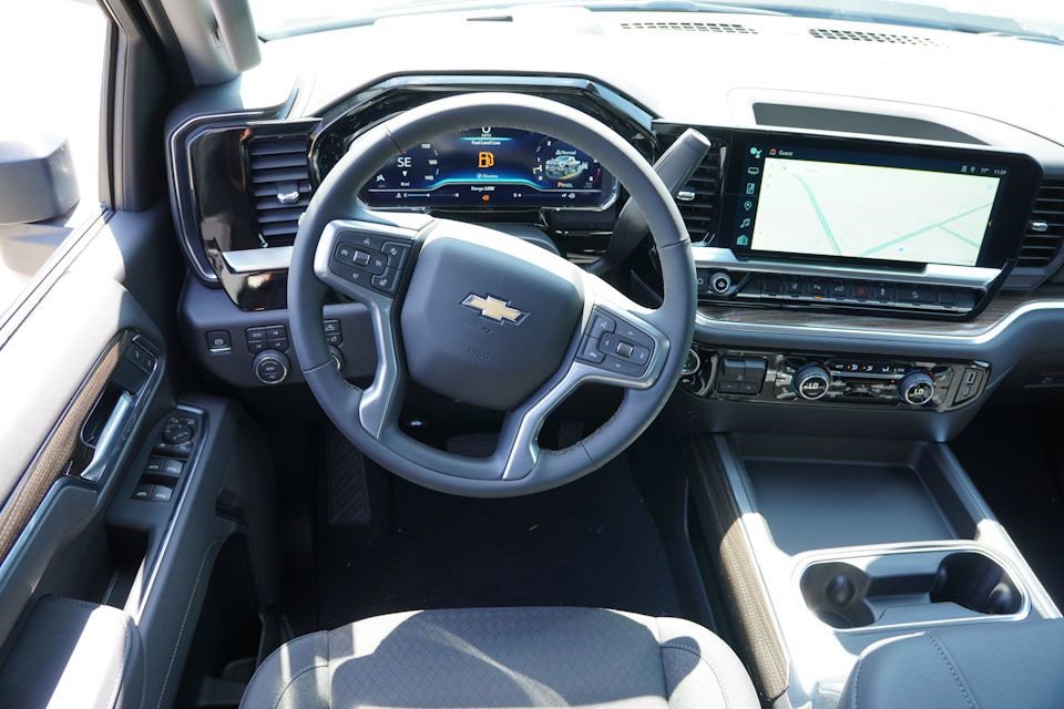 2025 Chevrolet Silverado 3500HD LT Z71 photo 12