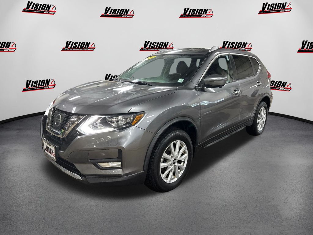 2017 Nissan Rogue SV's photo