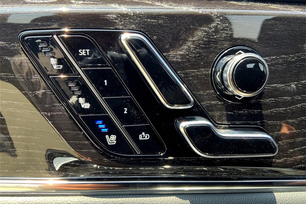 2026 Cadillac Escalade IQ Sport photo 18