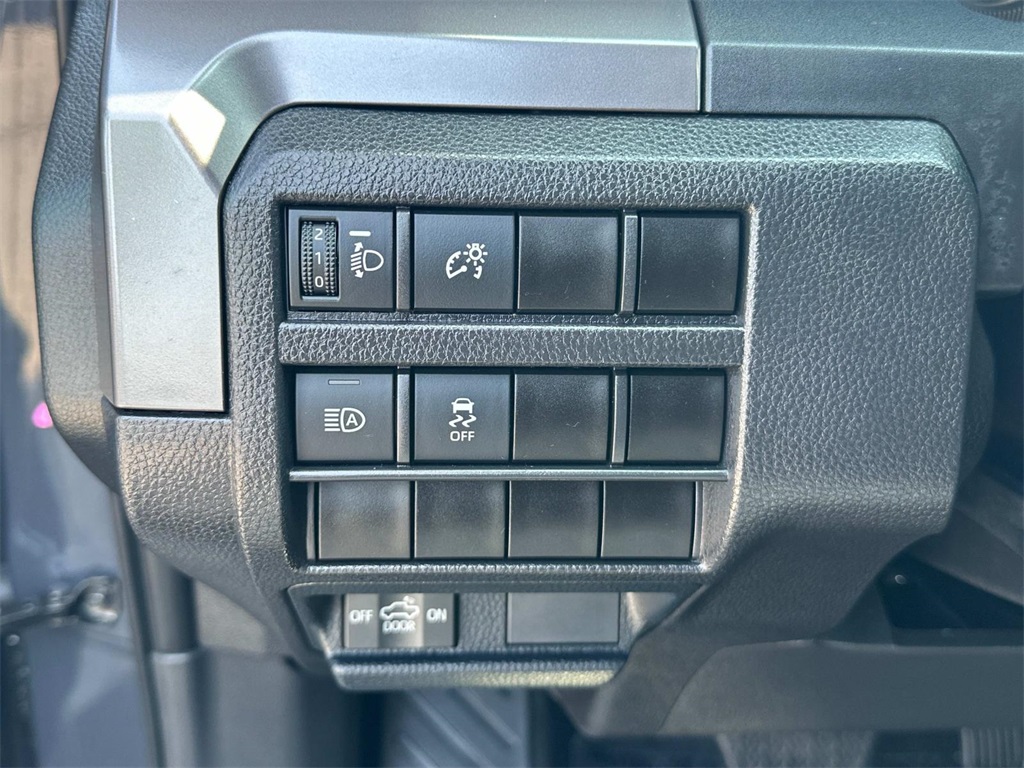 2025 Toyota Tacoma SR5 photo 26