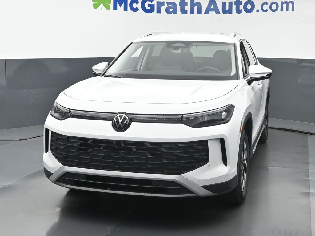 2025 Volkswagen Tiguan S photo 3