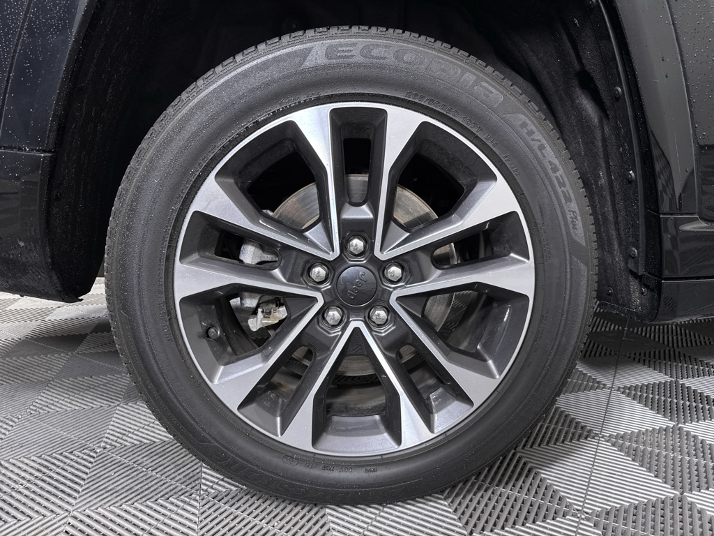 2021 Jeep Grand Cherokee Overland photo 17