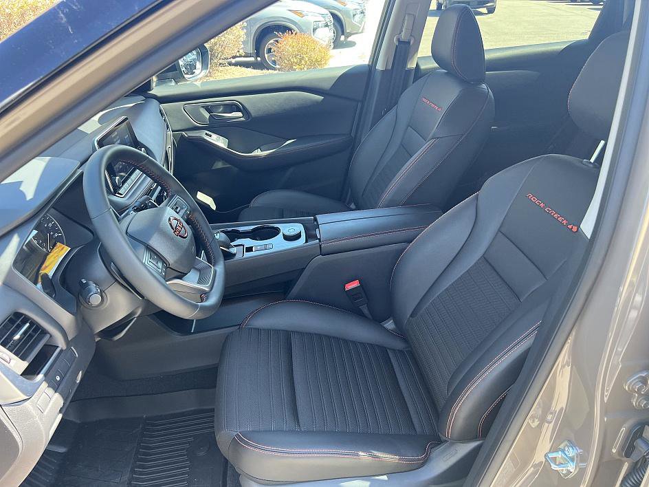 2025 Nissan Rogue SV photo 22