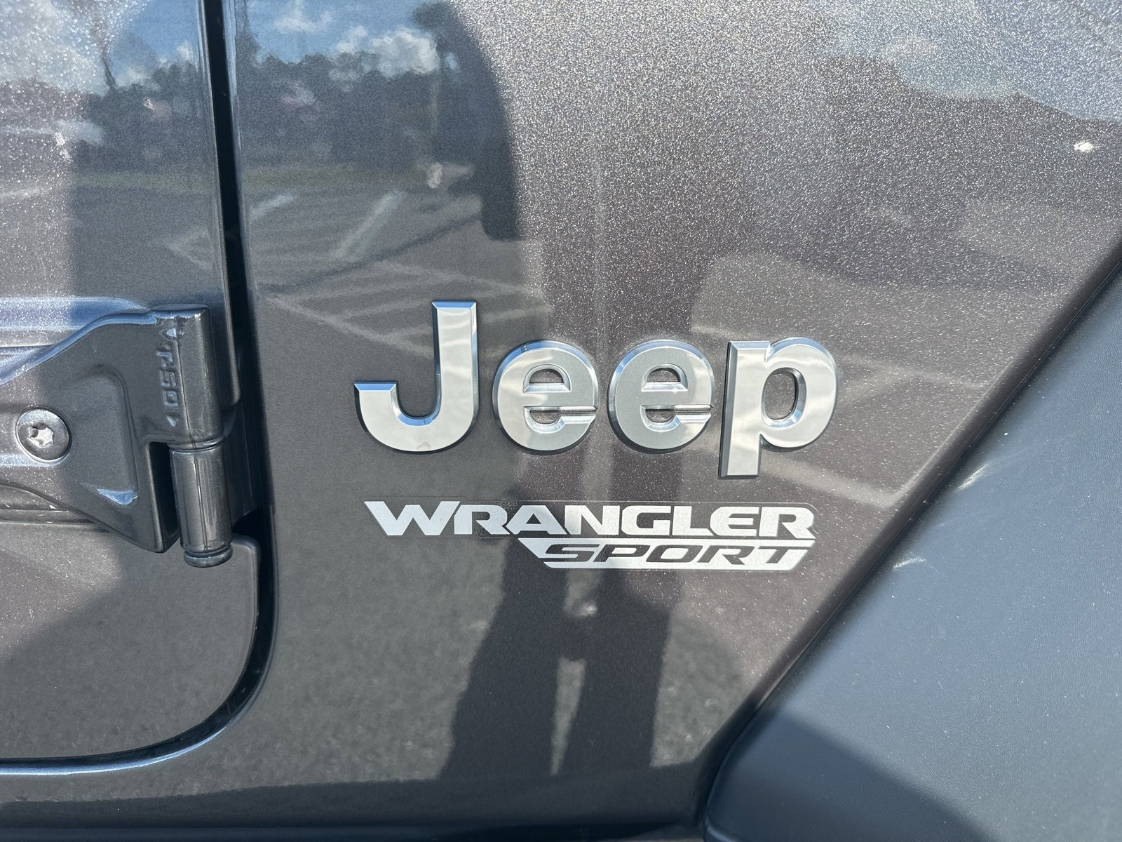 2020 Jeep Wrangler Sport S photo 3