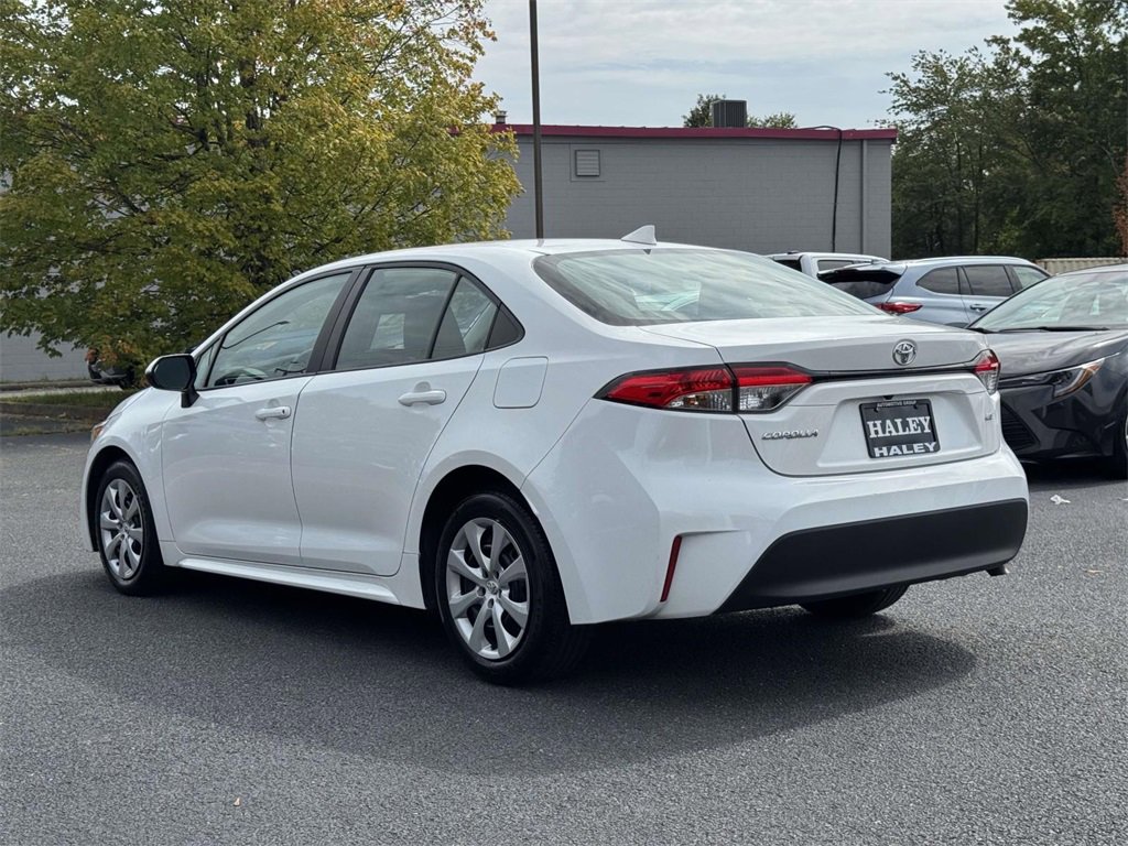 2024 Toyota Corolla LE photo 9