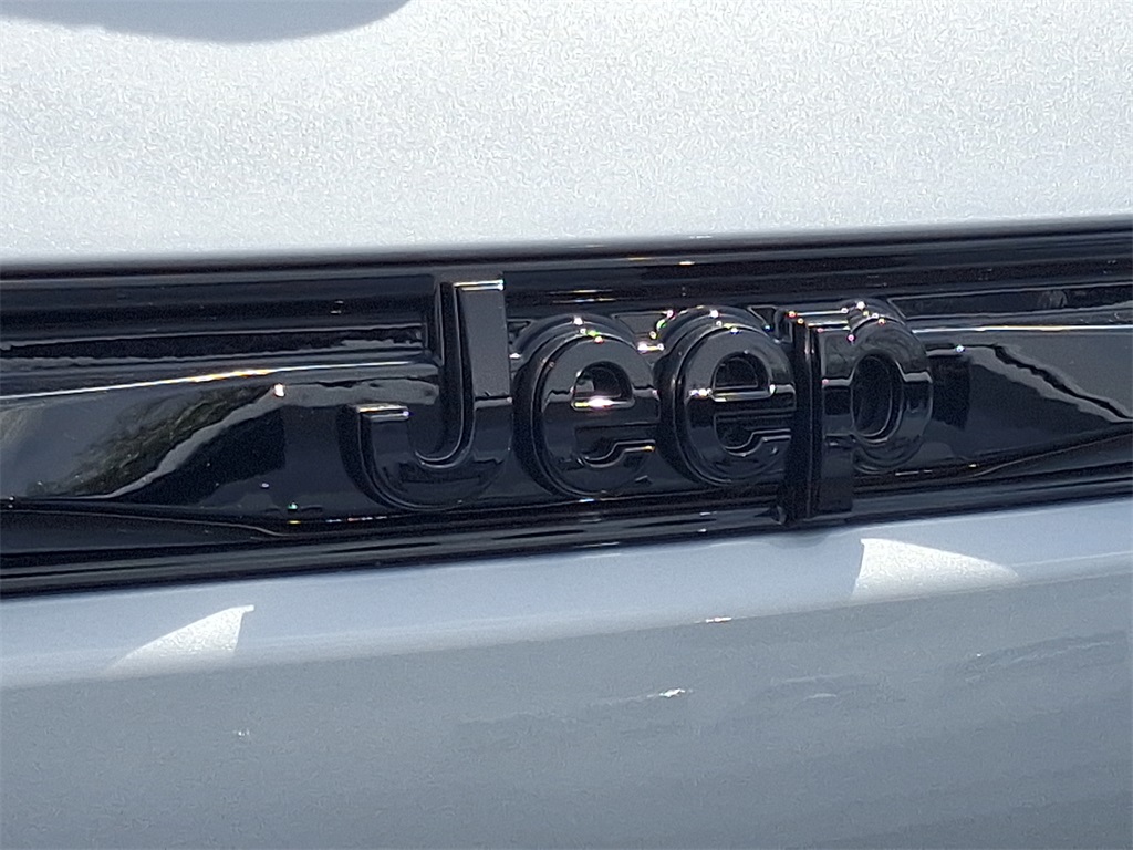 2025 Jeep Grand Cherokee Altitude photo 21