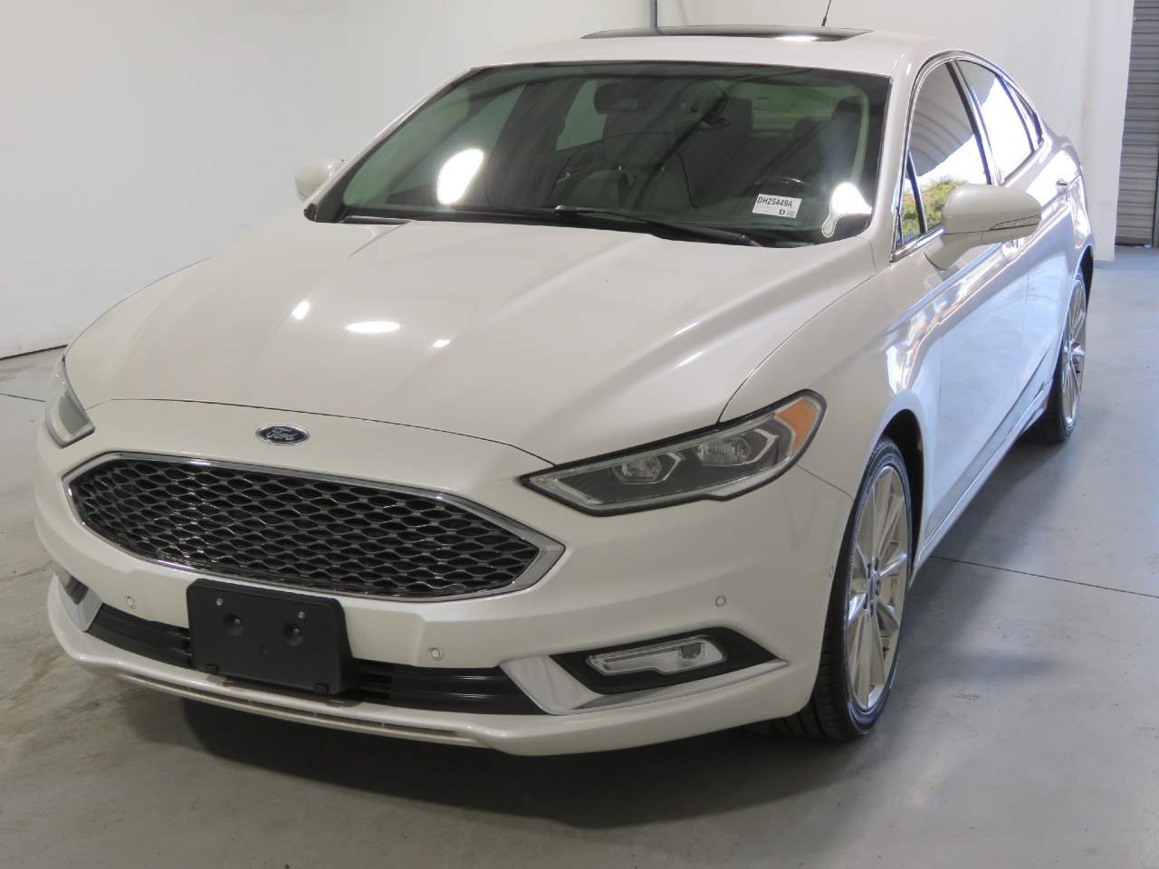 2017 Ford Fusion Platinum's photo