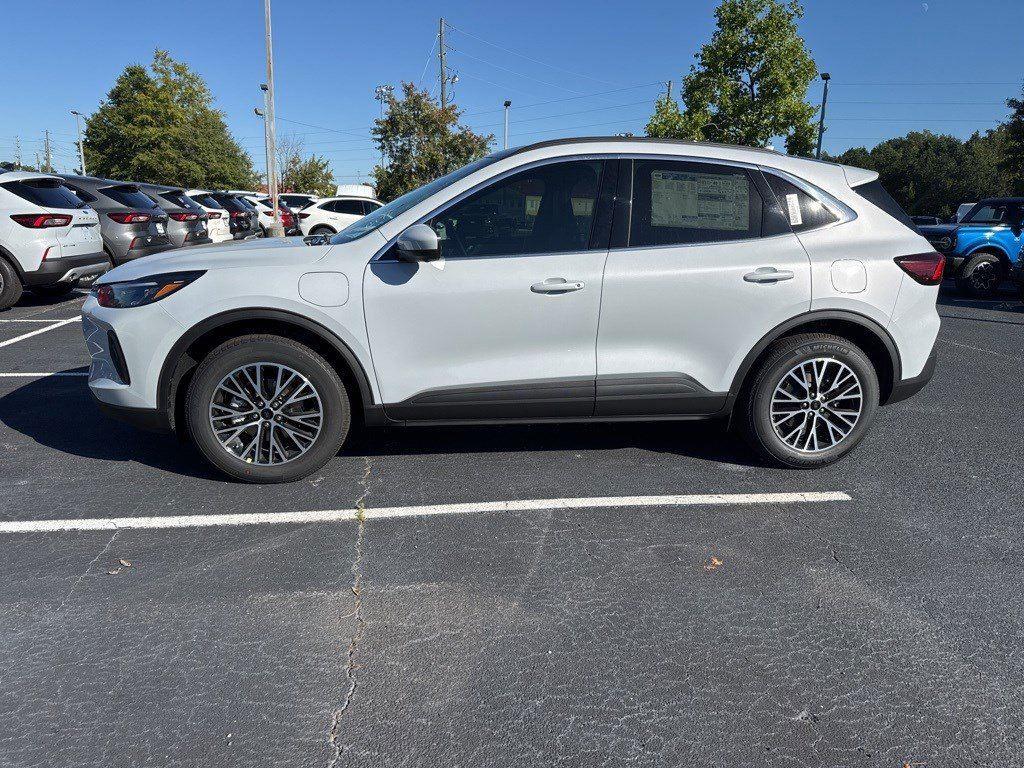 2025 Ford Escape Plug-In Hybrid photo 2
