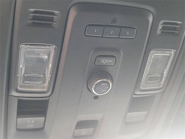 2021 Chevrolet Suburban RST photo 15