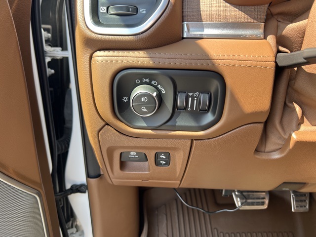 2023 Ram 1500 Laramie Longhorn photo 16