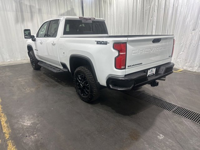 2025 Chevrolet Silverado 2500HD LTZ photo 3