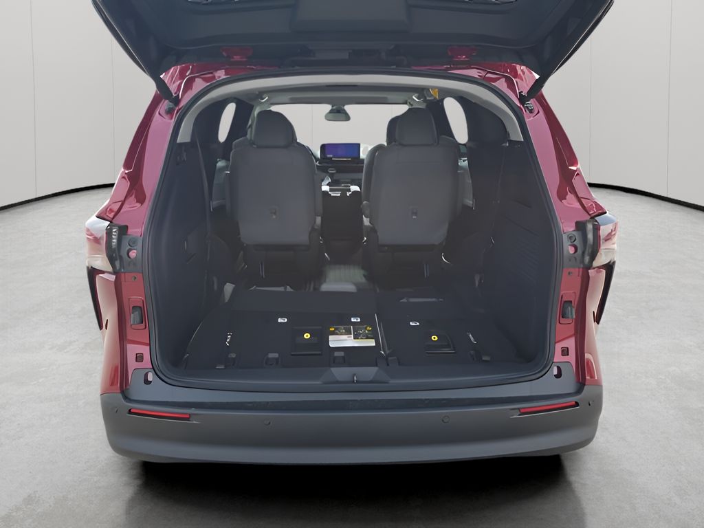 2025 Toyota Sienna XLE photo 19