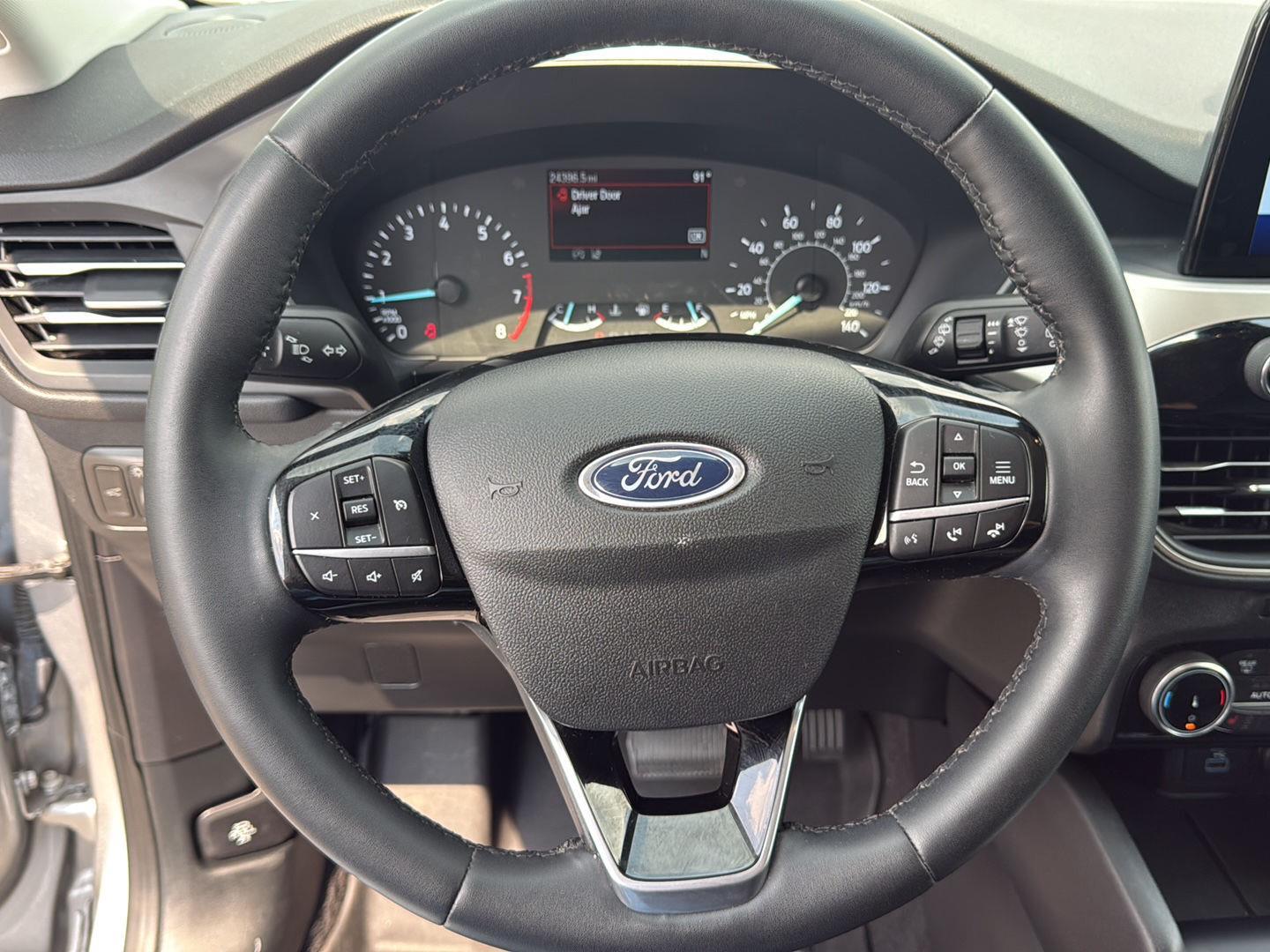 2022 Ford Escape SEL Sport photo 17