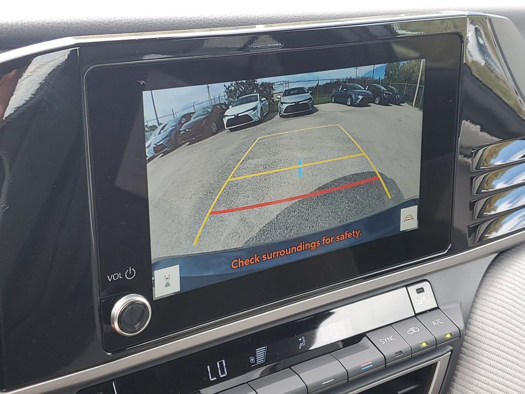 2025 Toyota Camry SE photo 21