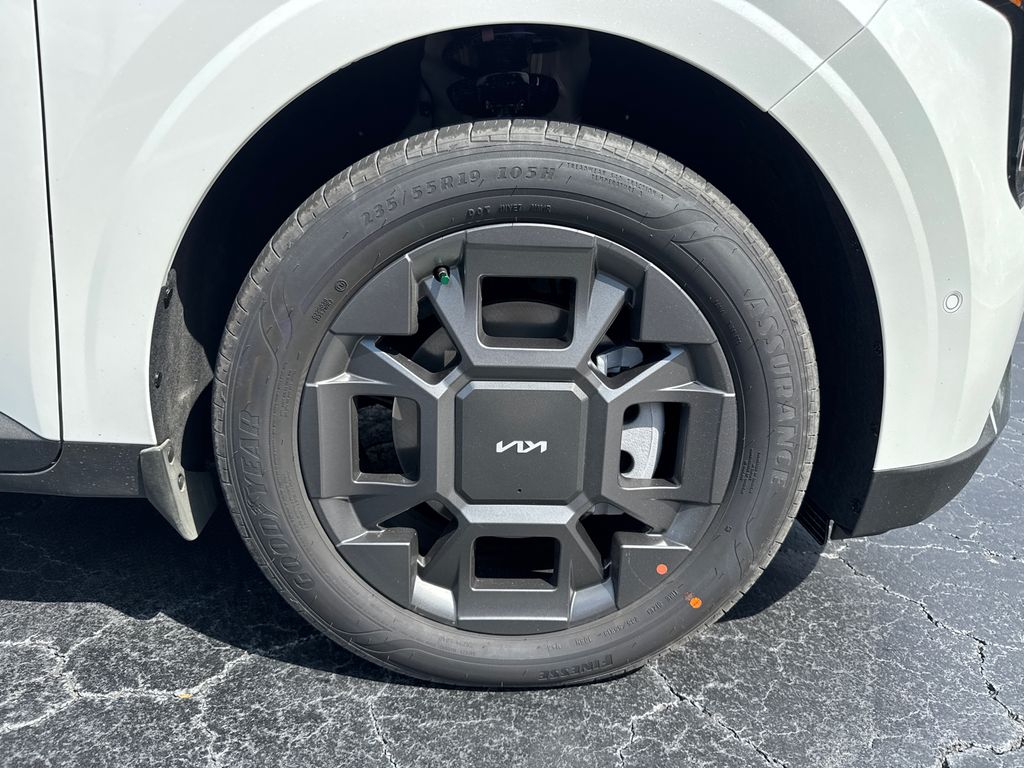 2026 Kia Carnival SX photo 13
