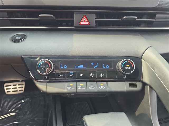 2025 Hyundai Elantra SEL Sport photo 17