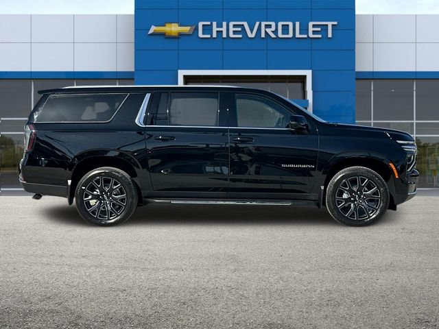 2025 Chevrolet Suburban LT photo 3