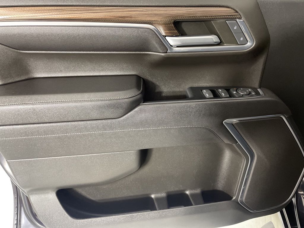 2023 Chevrolet Silverado 1500 RST photo 14