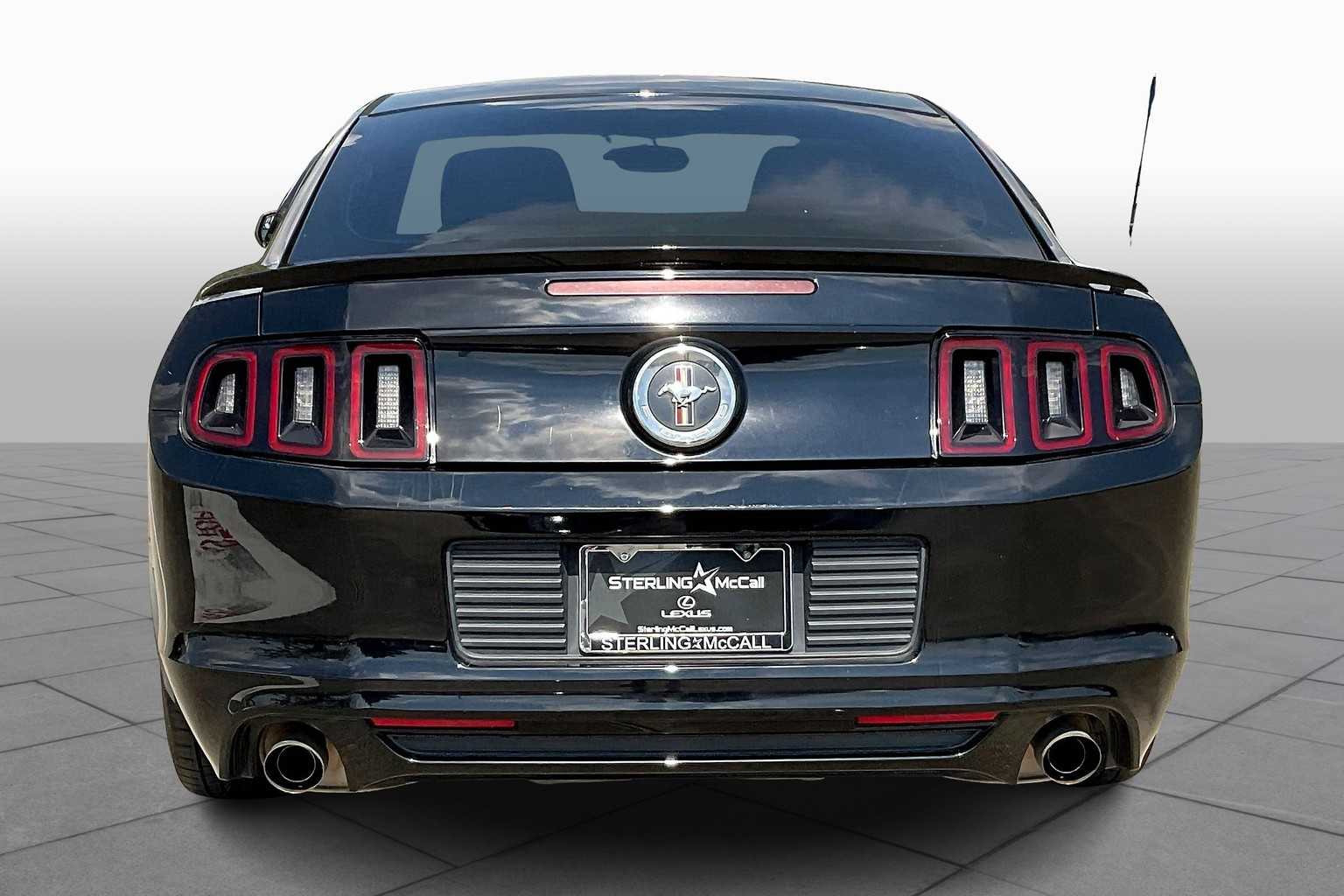 2014 Ford Mustang V6 photo 4